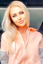 Ukrainian mail order bride Victoria from Vienna with blonde hair and blue eye color - image 4