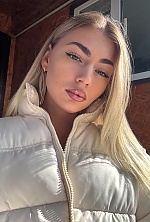 Ukrainian mail order bride Oleksandra from Chicago with blonde hair and green eye color - image 9