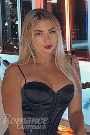 Ukrainian mail order bride Oleksandra from Chicago with blonde hair and green eye color - image 1