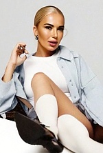 Ukrainian mail order bride Vita from Kyiv with blonde hair and green eye color - image 13