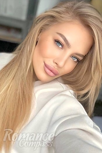 Ukrainian mail order bride Alexandra from Zaporizhzhya with blonde hair and hazel eye color - image 1