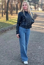 Ukrainian mail order bride Inna from Kryvyi Rih with blonde hair and grey eye color - image 3