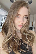 Ukrainian mail order bride Anna from Wroclaw with light brown hair and green eye color - image 3