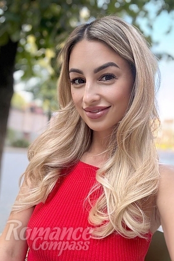 Ukrainian mail order bride Iulia from Kropyvnytskyi with blonde hair and brown eye color - image 1