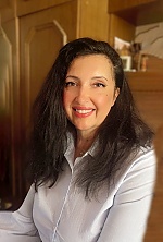 Ukrainian mail order bride Ilona from Kyiv with black hair and brown eye color - image 3