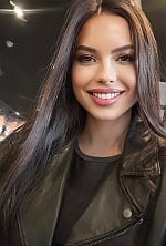 Ukrainian mail order bride Victoria from Kyiv with brunette hair and brown eye color - image 5