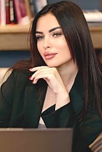 Ukrainian mail order bride Iryna from Wroclaw with black hair and brown eye color - image 4