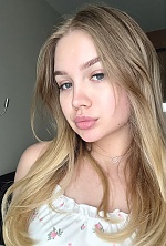 Ukrainian mail order bride Oksana from Wroclaw with blonde hair and green eye color - image 7