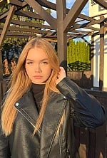 Ukrainian mail order bride Oksana from Wroclaw with blonde hair and green eye color - image 2