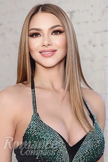 Ukrainian mail order bride Lilya from Los Angeles with light brown hair and brown eye color - image 1