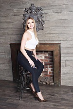 Ukrainian mail order bride Lilya from Los Angeles with light brown hair and brown eye color - image 2