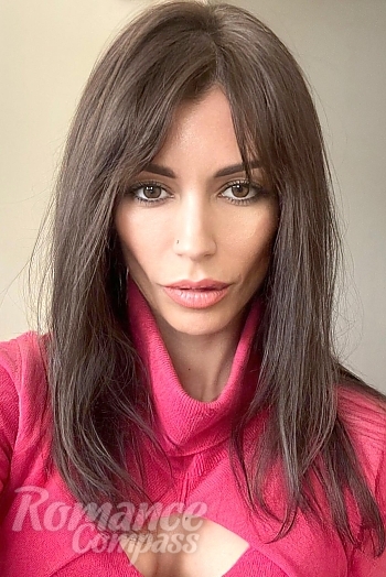 Ukrainian mail order bride Nataliia from Kyiv with brunette hair and brown eye color - image 1