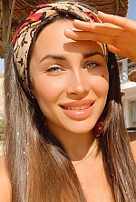 Ukrainian mail order bride Roza from Berlin with brunette hair and green eye color - image 3