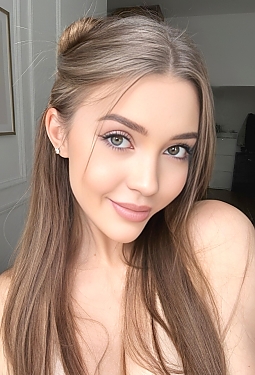 Anna, 23 y.o. from Kyiv, Ukraine