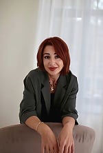 Ukrainian mail order bride Tetiana from Odesa with auburn hair and grey eye color - image 3