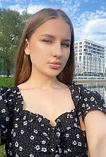 Ukrainian mail order bride Yana from Kiyiv with light brown hair and green eye color - image 9