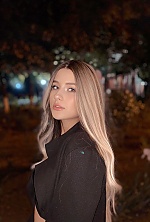 Ukrainian mail order bride Yana from Kiyiv with light brown hair and green eye color - image 5