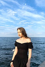 Ukrainian mail order bride Yana from Kiyiv with light brown hair and green eye color - image 2