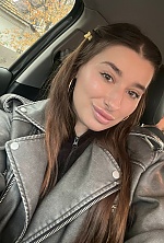 Ukrainian mail order bride Liza from Poltava with light brown hair and hazel eye color - image 2