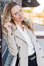 Ukrainian mail order bride Natalia from Naples with light brown hair and brown eye color - image 11