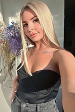 Ukrainian mail order bride Victoriia from Kyiv with light brown hair and brown eye color - image 7