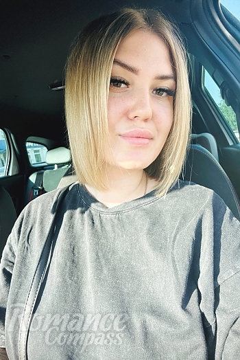 Ukrainian mail order bride Angelina from Kharkiv with blonde hair and brown eye color - image 1