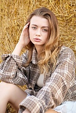 Ukrainian mail order bride Mariia from Vinnytsia with light brown hair and green eye color - image 4