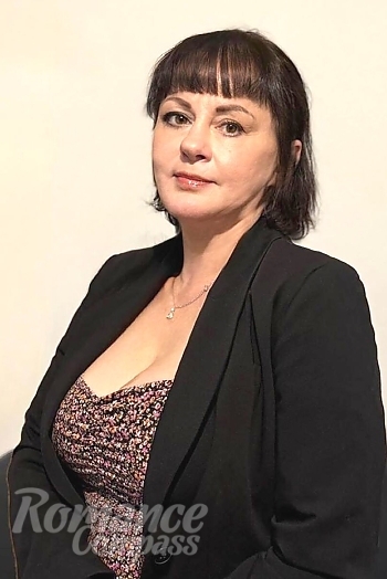 Ukrainian mail order bride Larisa from Losheim with brunette hair and brown eye color - image 1