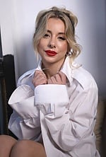 Ukrainian mail order bride Anastasiia from Odesa with light brown hair and green eye color - image 7