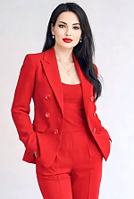 Ukrainian mail order bride Nina from Lviv with black hair and brown eye color - image 6