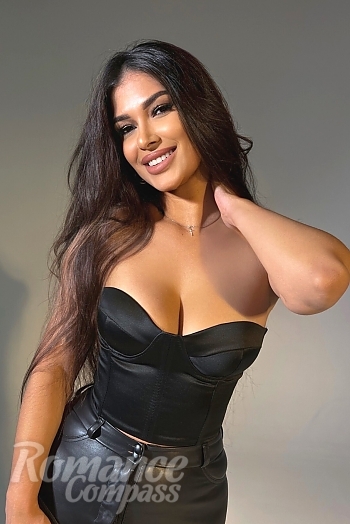 Ukrainian mail order bride Elmira from Ankara with black hair and brown eye color - image 1