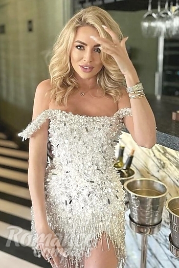 Ukrainian mail order bride Anna from México with blonde hair and green eye color - image 1