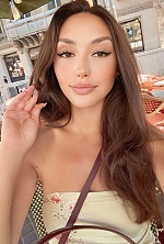 Ukrainian mail order bride Diana from Kropivnitskiy with brunette hair and brown eye color - image 4