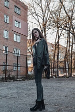 Ukrainian mail order bride Maryna from Mykolaiv with brunette hair and hazel eye color - image 4