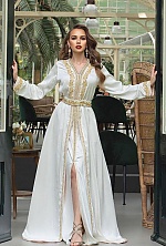 Ukrainian mail order bride Maria from Kyiv with light brown hair and brown eye color - image 2