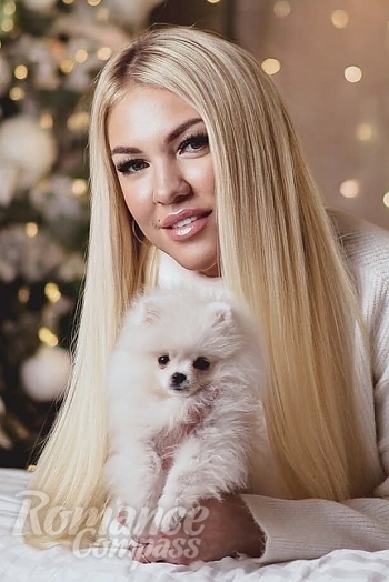 Ukrainian mail order bride Anna from Kyiv with blonde hair and green eye color - image 1
