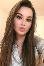 Ukrainian mail order bride Olena from Leipzig with black hair and hazel eye color - image 8