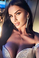 Ukrainian mail order bride Olga from Uzhhorod with black hair and brown eye color - image 5