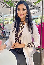 Ukrainian mail order bride Olesya from Prague with black hair and brown eye color - image 4