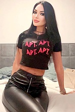 Ukrainian mail order bride Olesya from Prague with black hair and brown eye color - image 2