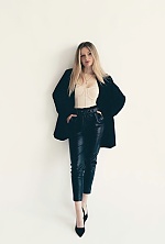 Ukrainian mail order bride Valeriia from Prague with light brown hair and hazel eye color - image 5