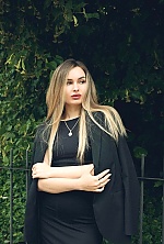 Ukrainian mail order bride Valeriia from Prague with light brown hair and hazel eye color - image 11