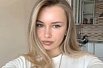 Ukrainian mail order bride Valeriia from Prague with light brown hair and hazel eye color - image 2