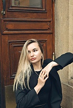 Ukrainian mail order bride Valeriia from Prague with light brown hair and hazel eye color - image 10