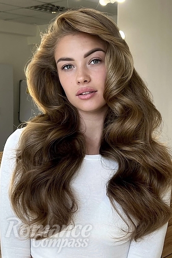 Ukrainian mail order bride Alena from Kyiv with blonde hair and green eye color - image 1