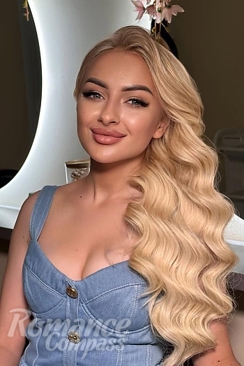 Ukrainian mail order bride Darina from Kyiv with blonde hair and blue eye color - image 1