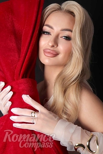Ukrainian mail order bride Darina from Kyiv with blonde hair and blue eye color - image 1