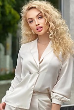 Ukrainian mail order bride Raisa from Bucharest with blonde hair and green eye color - image 7
