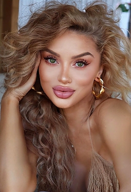 Raisa, 45 y.o. from Bucharest, Romania