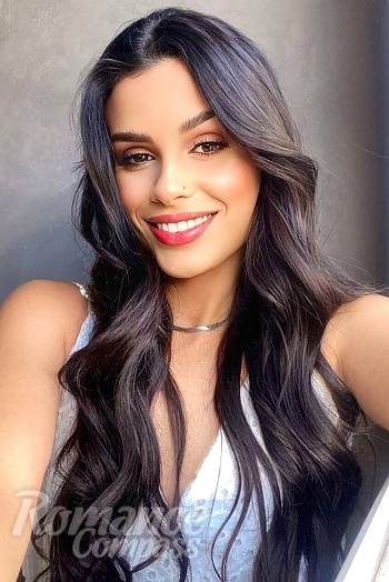 Ukrainian mail order bride Bianca from Brazl&acirc;ndia with black hair and black eye color - image 1